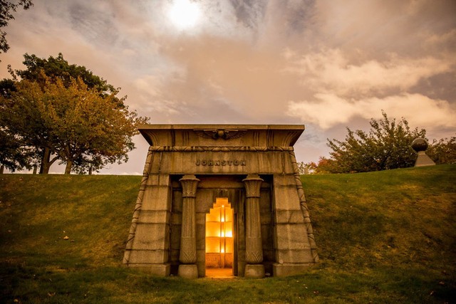 A Guide To This Year\'s Best Historic Ghost Tours