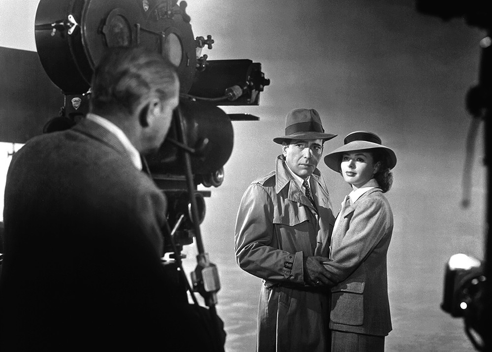 Humphrey Bogart; drunkard from Casablanca 3 Humphrey Bogart in Casablanca