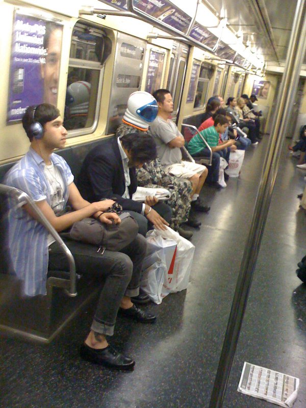 23 weird images from New York City Subway 1 Weird New York City Subway