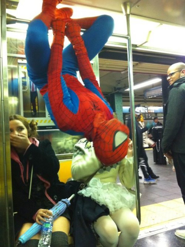 23 weird images from New York City Subway 3 Weird New York City Subway