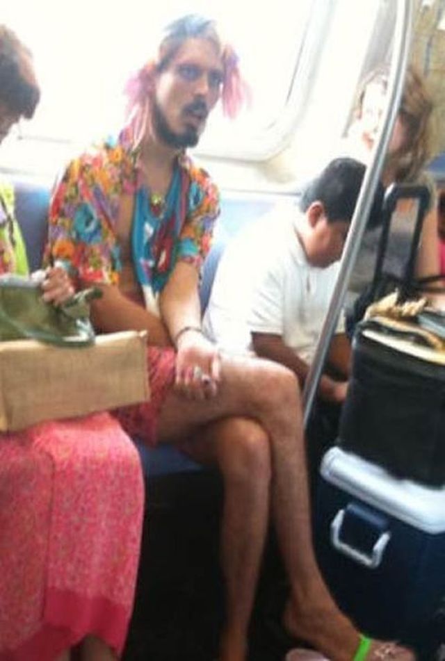 23 weird images from New York City Subway 16 Weird New York City Subway