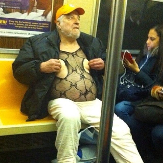 23 weird images from New York City Subway 15 Weird New York City Subway