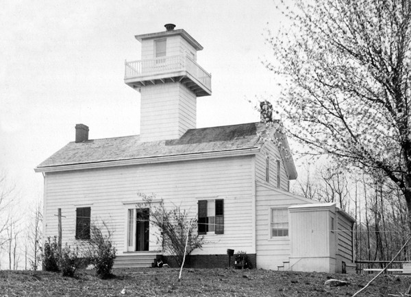 Lighthouses of New York City: New Dorp Lighthouse