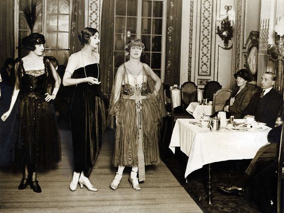 Fashion of NYC men and women in the 1920s (Gallery) 10 NYC fashion for men and women in the 1920s