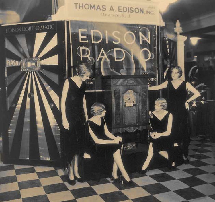 Fashion of NYC men and women in the 1920s (Gallery) 3 NYC fashion for men and women in the 1920s