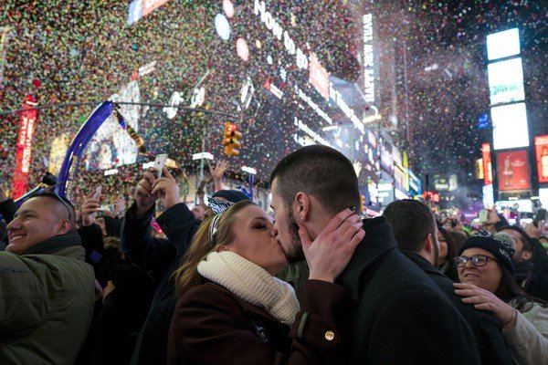 New York's Times Square ball drop welcomes 2018 (VIDEO) 1 New York's Times Square ball
