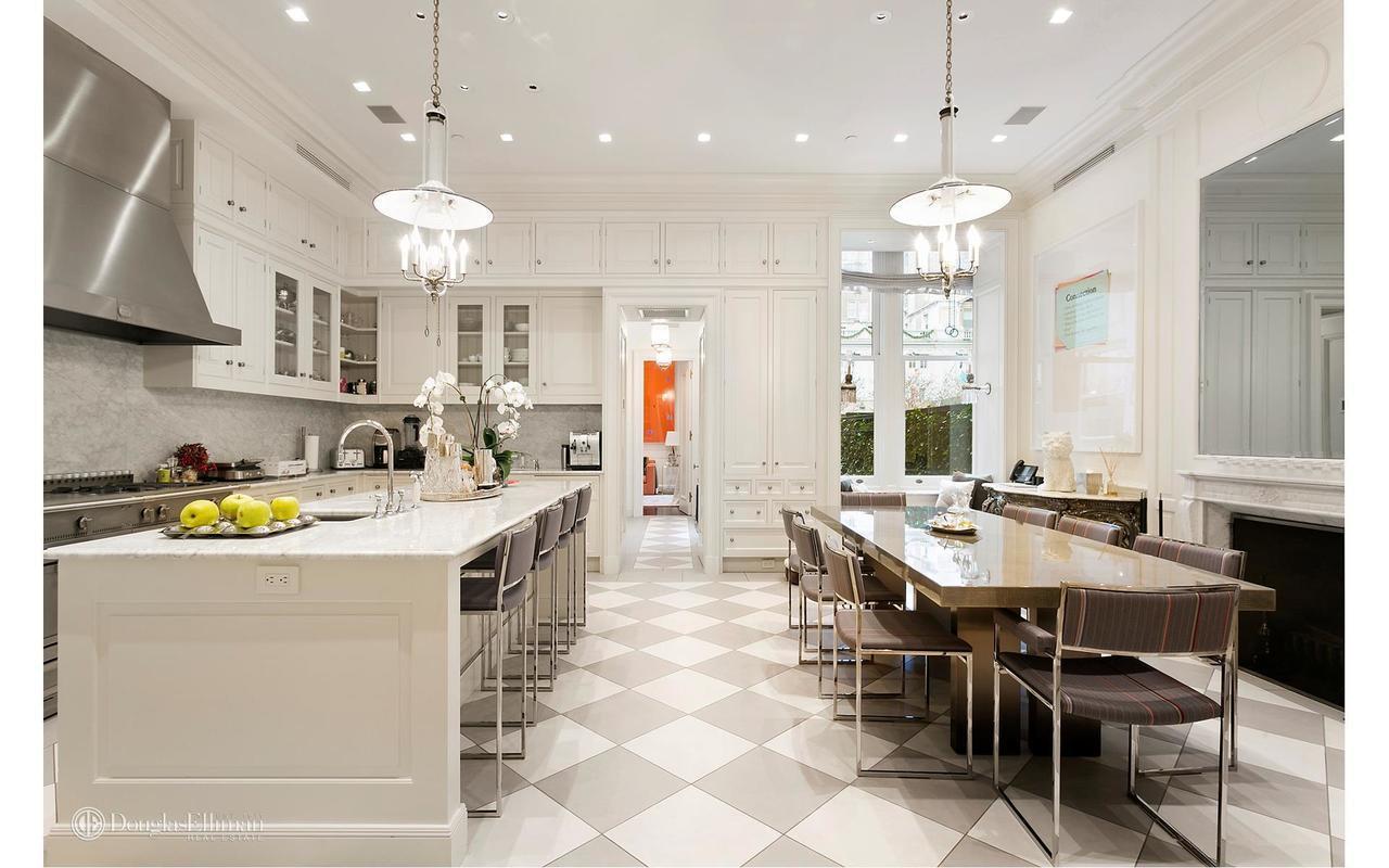 8 East 62nd Street