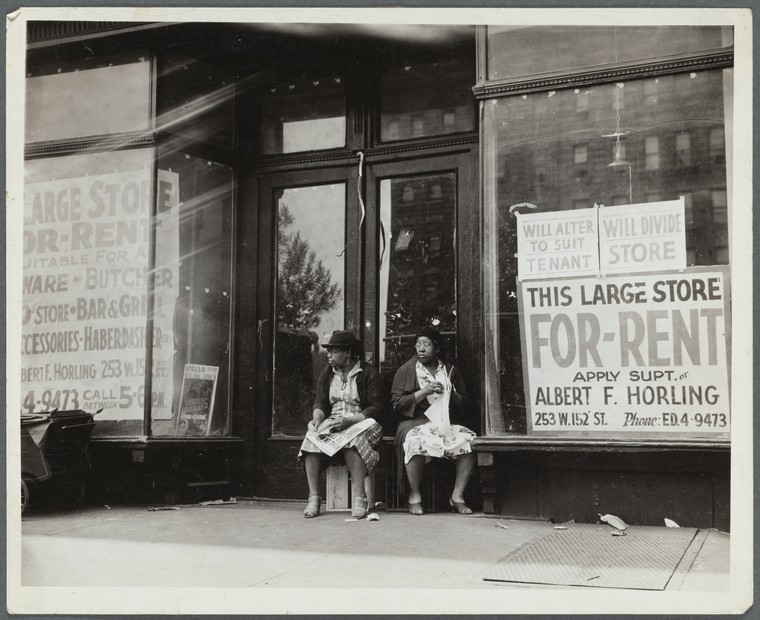 Old days in Harlem (Gallery and Videos) 8 Old days in Harlem: Sidewalk Sitters