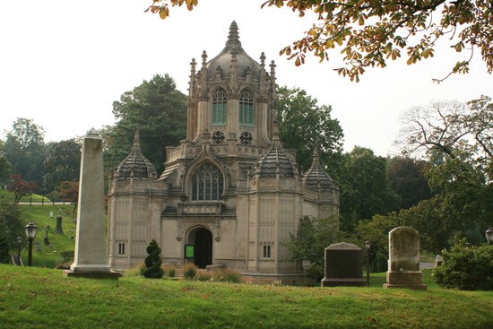 Creepy Ghost Stories From New York City (Part 2): Green-Wood Cemetery