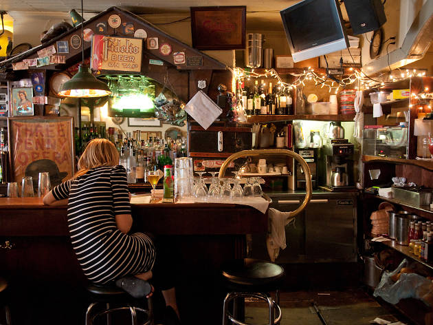 Creepy Ghost Stories From New York City (Part 2): Ear Inn