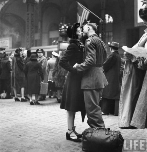 What Did New Yorkers Wear In 1940s? 11 What Did New Yorkers Wear In 1940s? 6